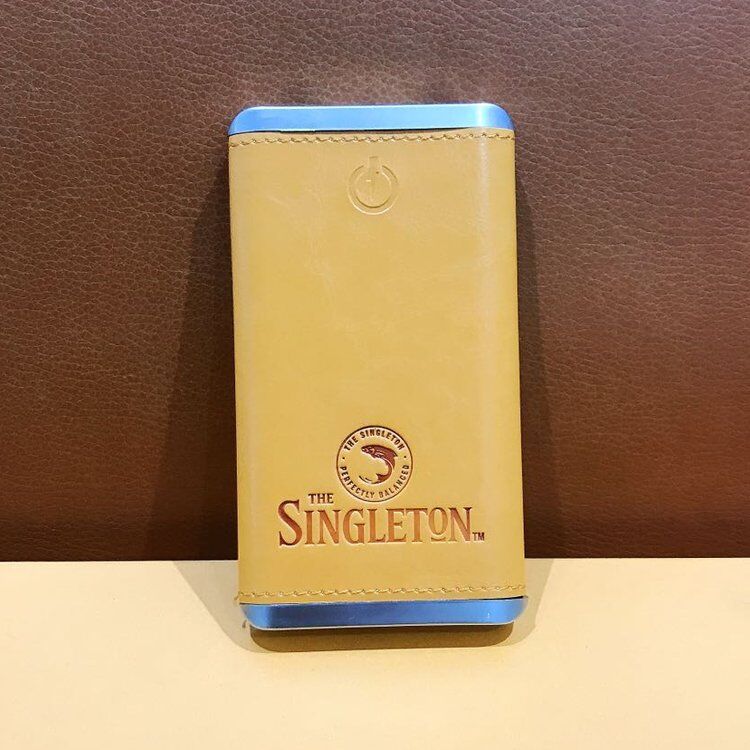 Estuche de cuero amarillo personalizado Batería de carga Powerbank 6000 mAh
